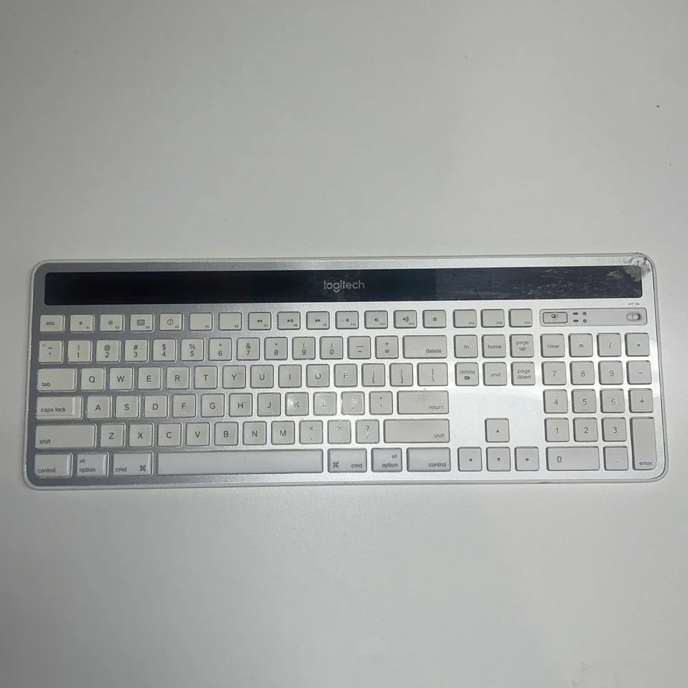 Logitech K750 2.4GHz Wireless Solar Powered Slim Keyboard White KEYBOARD ONLY‎